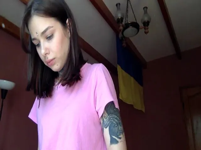 Live sex webcam photo for Miss_Merilyn #273212767