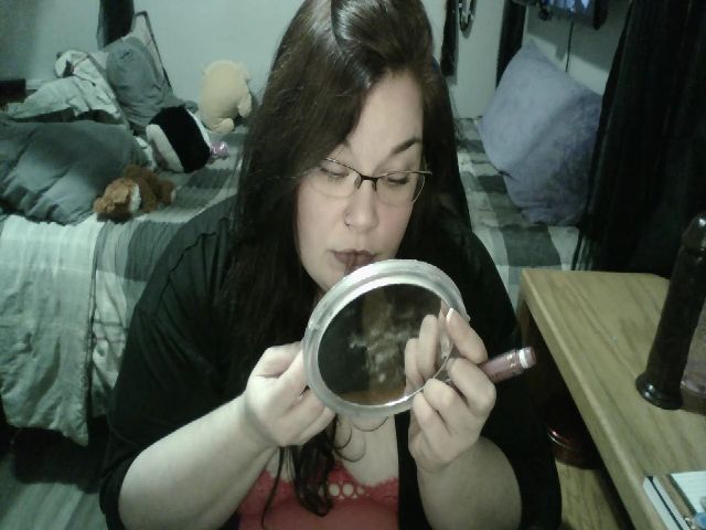 Live sex webcam photo for Miss_Riley #272142379