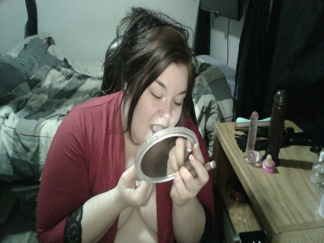 Live sex webcam photo for Miss_Riley #272267166