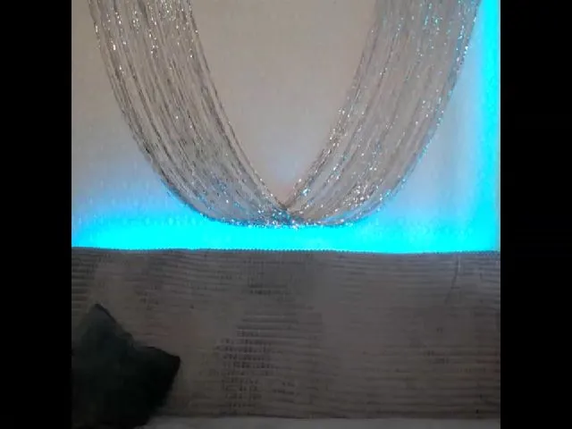 Live sex webcam photo for Miss_Selina4u #271977118