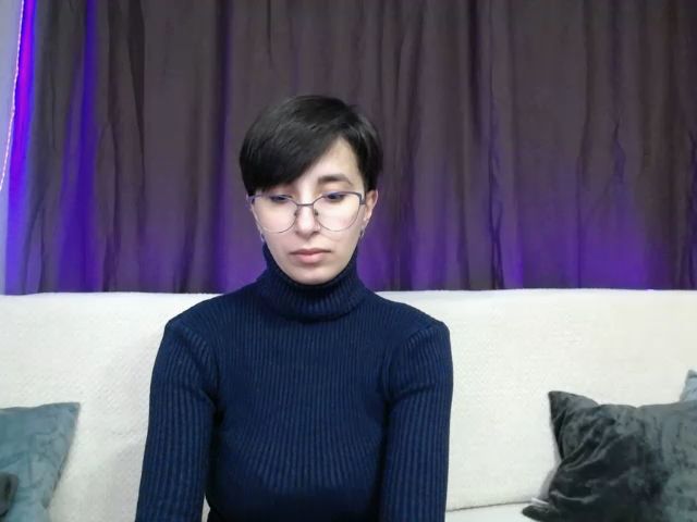 Live sex webcam photo for Miss_Selina4u #272271776