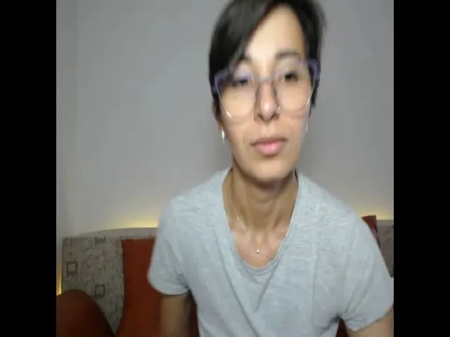 Live sex webcam photo for Miss_Selina4u #273651061