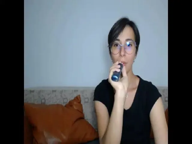 Live sex webcam photo for Miss_Selina4u #274058885