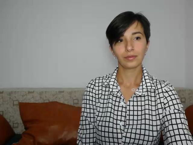 Live sex webcam photo for Miss_Selina4u #274271169