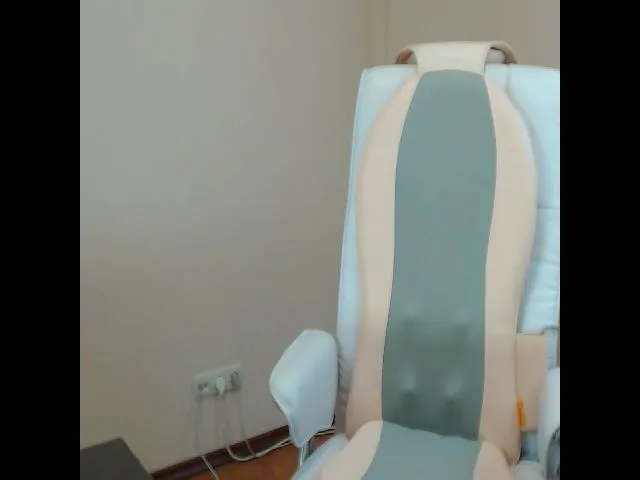 Live sex webcam photo for Miss_Sylvia #272135130