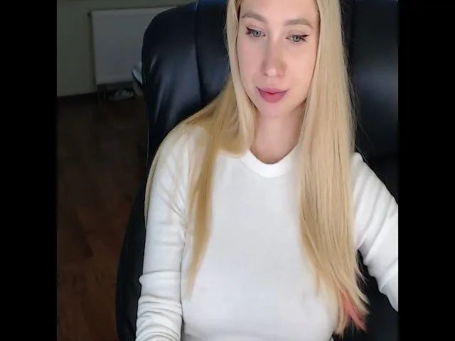 Live sex webcam photo for Miss_Sylvia #272655683