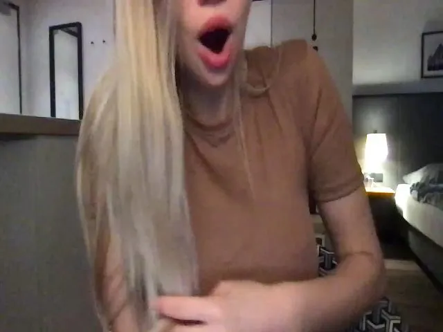 Live sex webcam photo for Miss_Sylvia #272888227