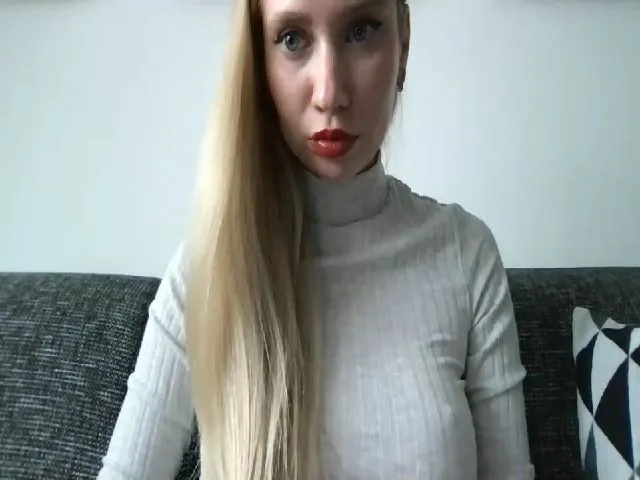 Live sex webcam photo for Miss_Sylvia #273528014