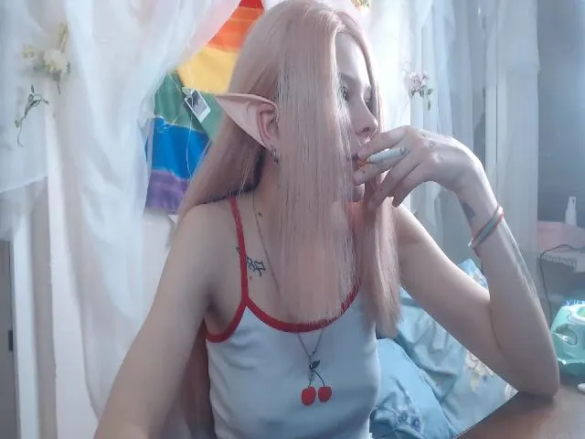 Live sex webcam photo for Miss_Toree #273341937