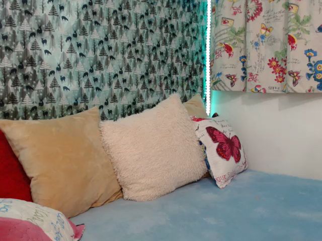 Live sex webcam photo for Miss_dayan1 #272785661