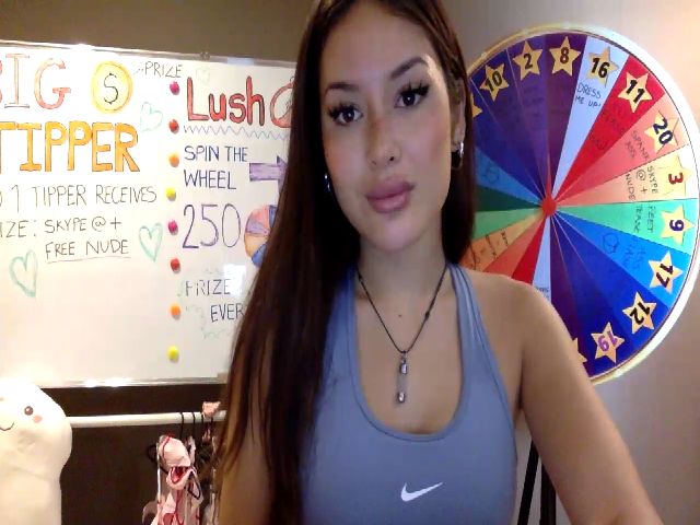 Live sex webcam photo for Miss_emiko #272472869