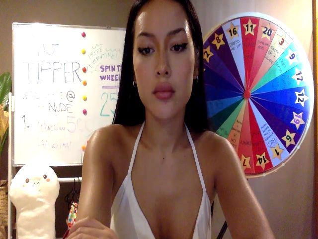 Live sex webcam photo for Miss_emiko #273137262