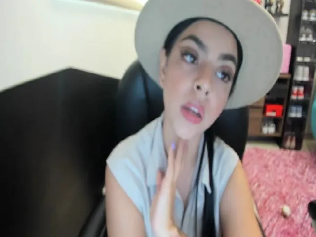 Live sex webcam photo for Miss_kim18 #272678514