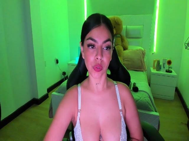 Live sex webcam photo for Miss_kim18 #273767502