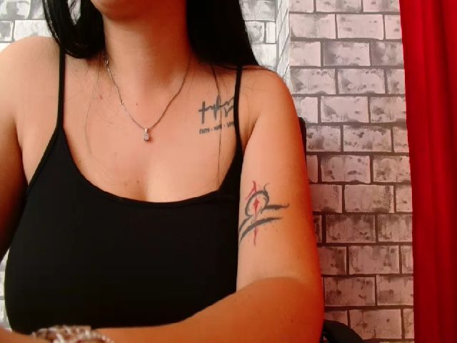 Live sex webcam photo for Missdyaa #273717813