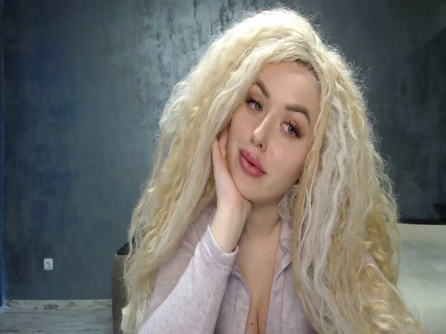 Live sex webcam photo for MissisCat #273297837