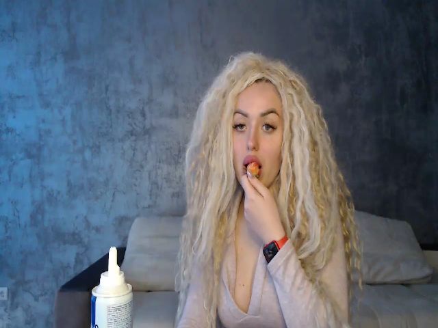 Live sex webcam photo for MissisCat #273312127