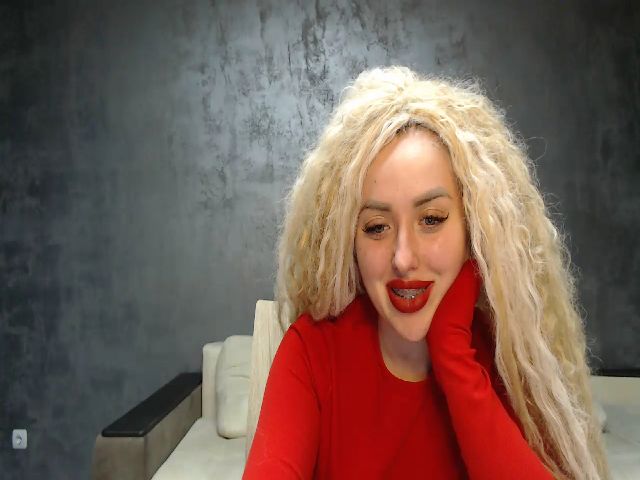 Live sex webcam photo for MissisCat #273319073