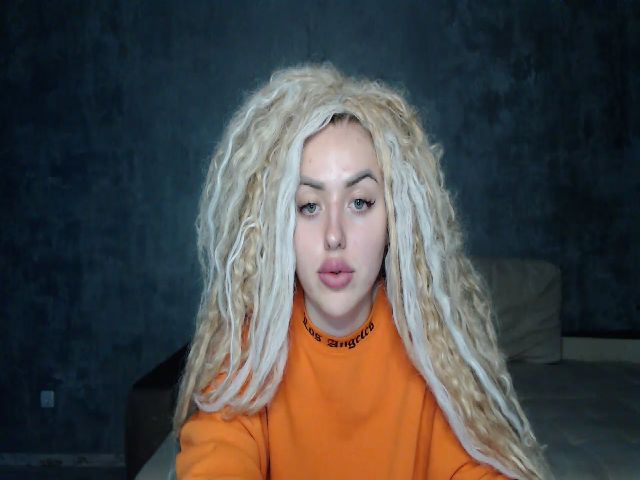 Live sex webcam photo for MissisCat #273370855