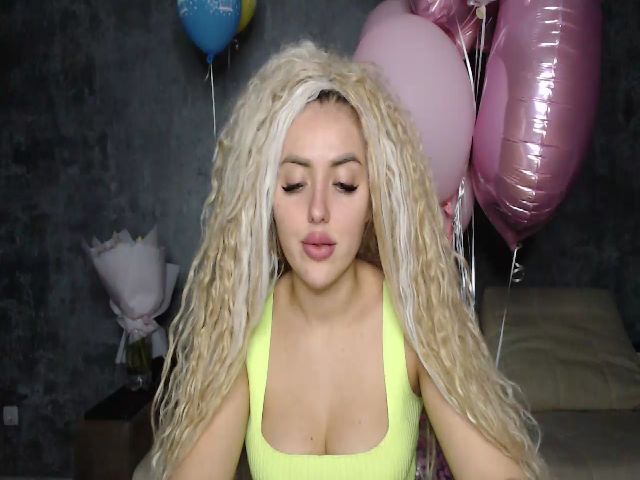 Live sex webcam photo for MissisCat #273506268