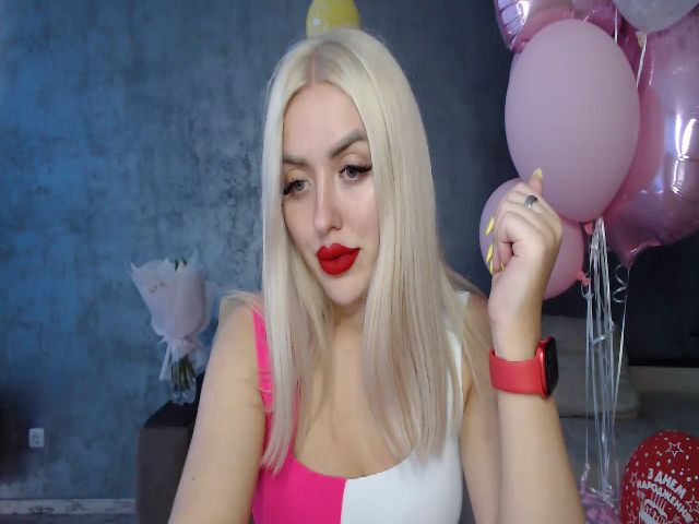 Live sex webcam photo for MissisCat #273515470