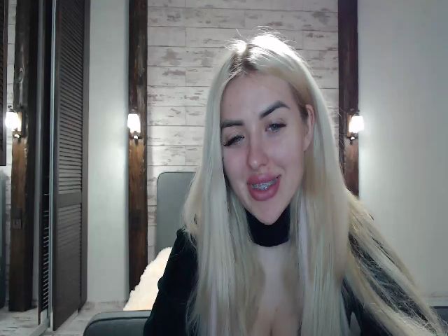 Live sex webcam photo for MissisCat #274124039