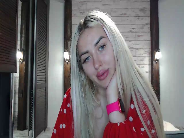 Live sex webcam photo for MissisCat #274164069