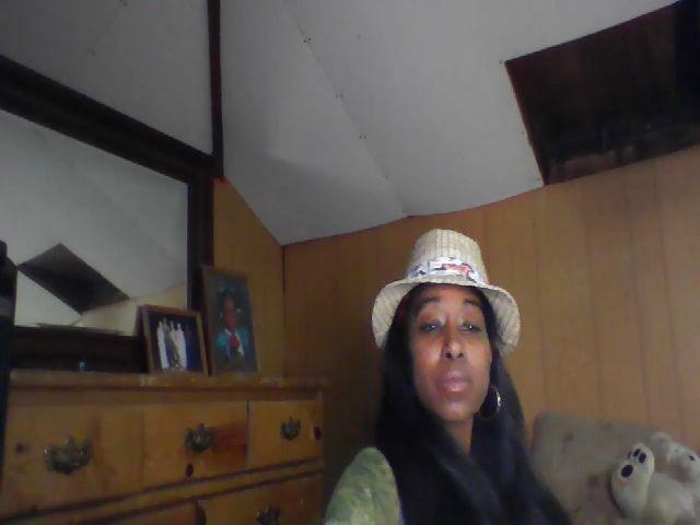 Live sex webcam photo for Missmarie24 #272653579