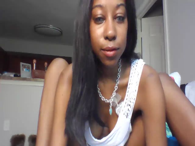 Live sex webcam photo for Missmarie24 #272724843