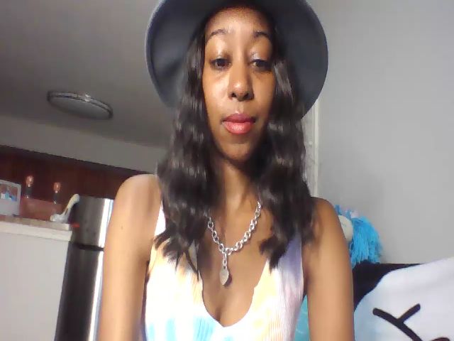 Live sex webcam photo for Missmarie24 #272824853