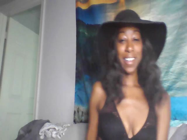 Live sex webcam photo for Missmarie24 #273385092