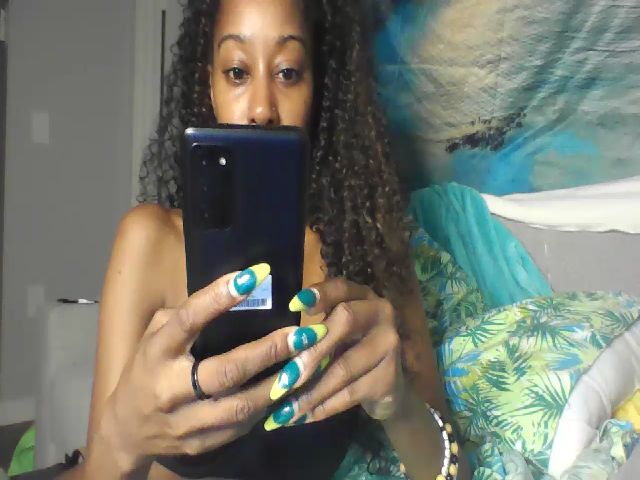 Live sex webcam photo for Missmarie24 #273680870