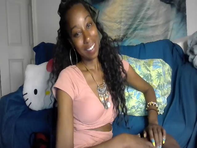 Live sex webcam photo for Missmarie24 #273977307