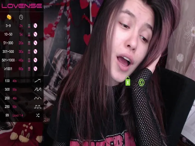 Live sex webcam photo for MisticaMissy #272469535