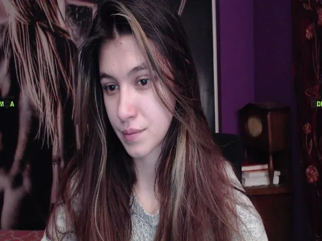 Live sex webcam photo for MisticaMissy #272727082