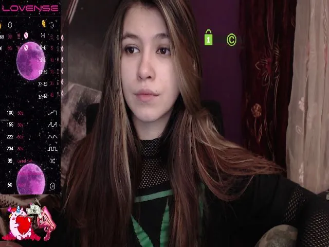 Live sex webcam photo for MisticaMissy #272844582