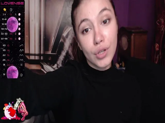 Live sex webcam photo for MisticaMissy #273143473