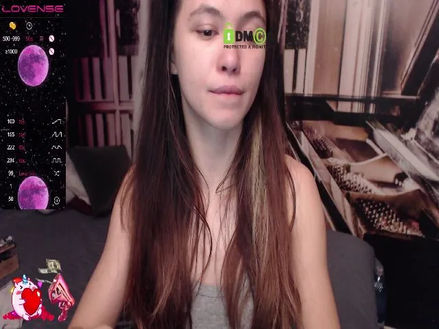 Live sex webcam photo for MisticaMissy #273250867