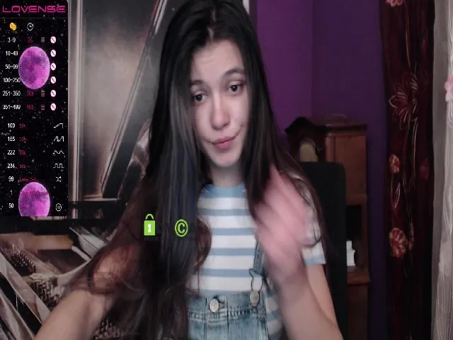 Live sex webcam photo for MisticaMissy #273395760