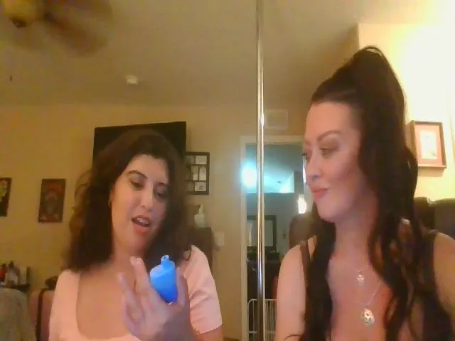 Live sex webcam photo for Mistress0620 #274050291