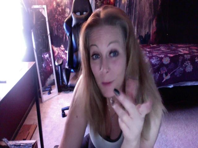 Live sex webcam photo for MistressStorm #272330653