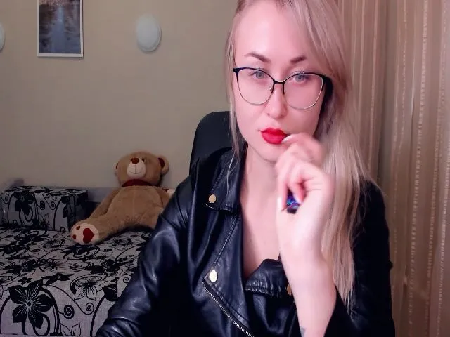 Live sex webcam photo for Mistress_Eva_ #272402406