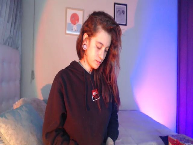 Live sex webcam photo for Mistyyraven #272706027