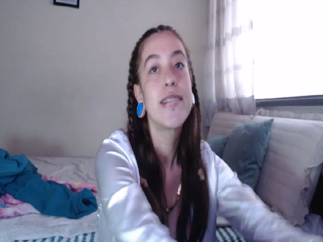 Live sex webcam photo for Mistyyraven #273465106