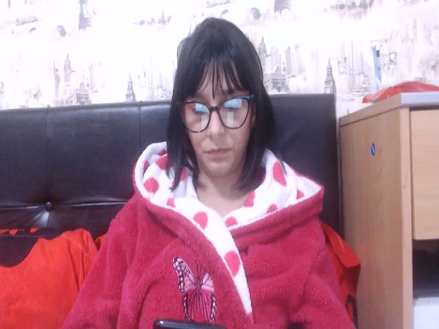 Live sex webcam photo for Mixyy25 #271940218