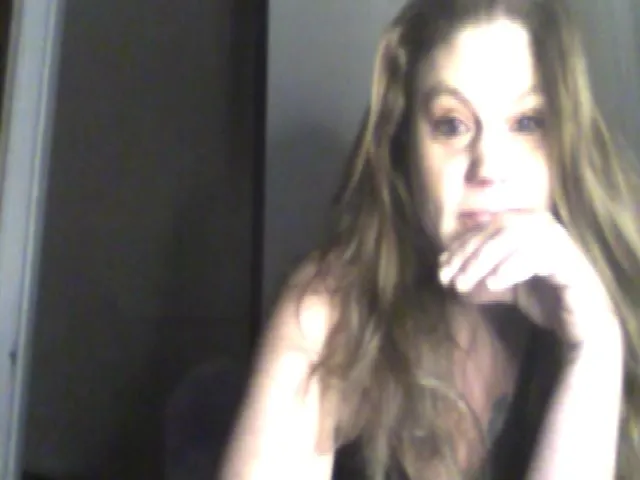 Live sex webcam photo for MizzKitty24 #272369447