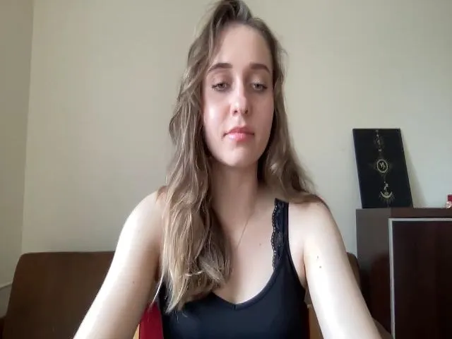 Live sex webcam photo for ModelKat #273187533