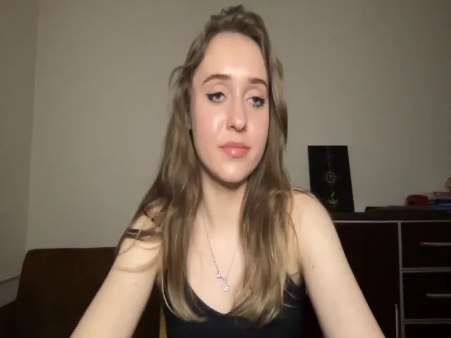 Live sex webcam photo for ModelKat #273224141