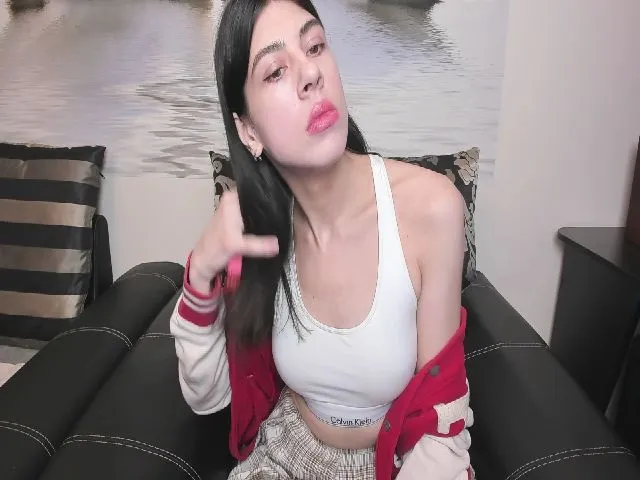 Live sex webcam photo for Molaganna #271980482