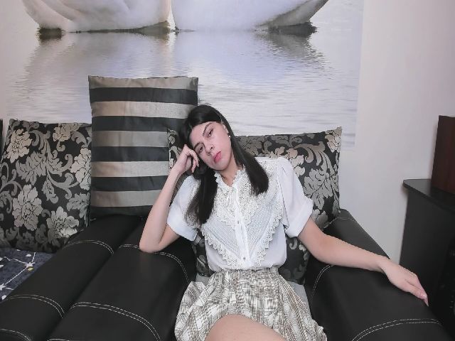 Live sex webcam photo for Molaganna #272387319